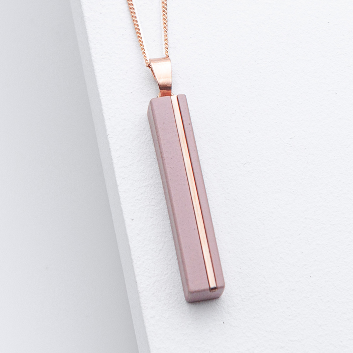 Betonschmuck von Studio 4L. Kette C1 Rosé Blush.
