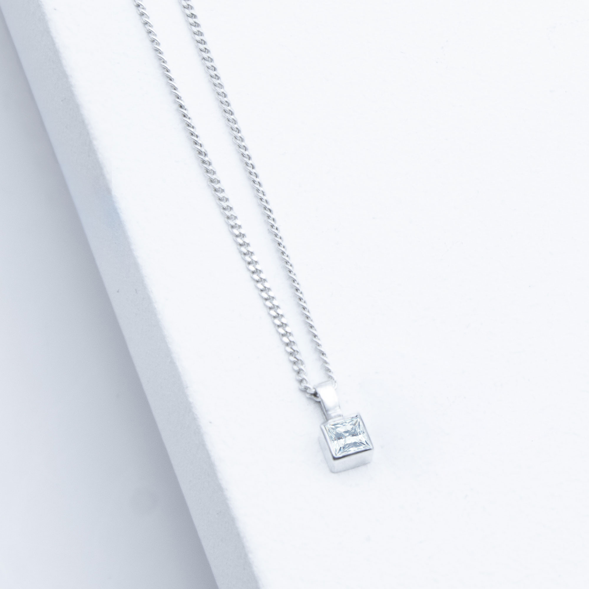 Kette Sparkle Zirkonia Silber mit quadratischem Carré-Zirkonia in hellem Weiß