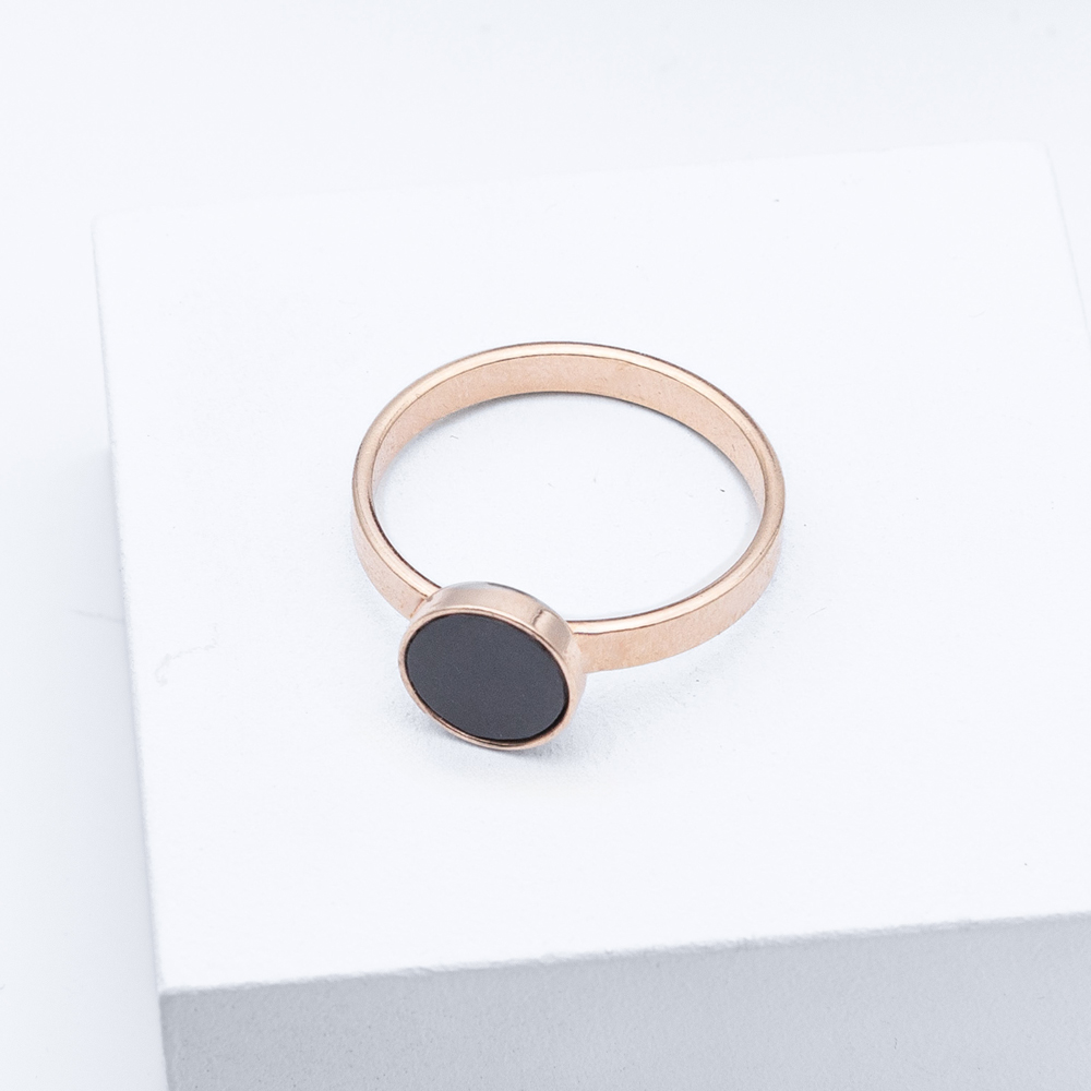 Betonschmuck von Studio 4L. Ring R0 Rosé.