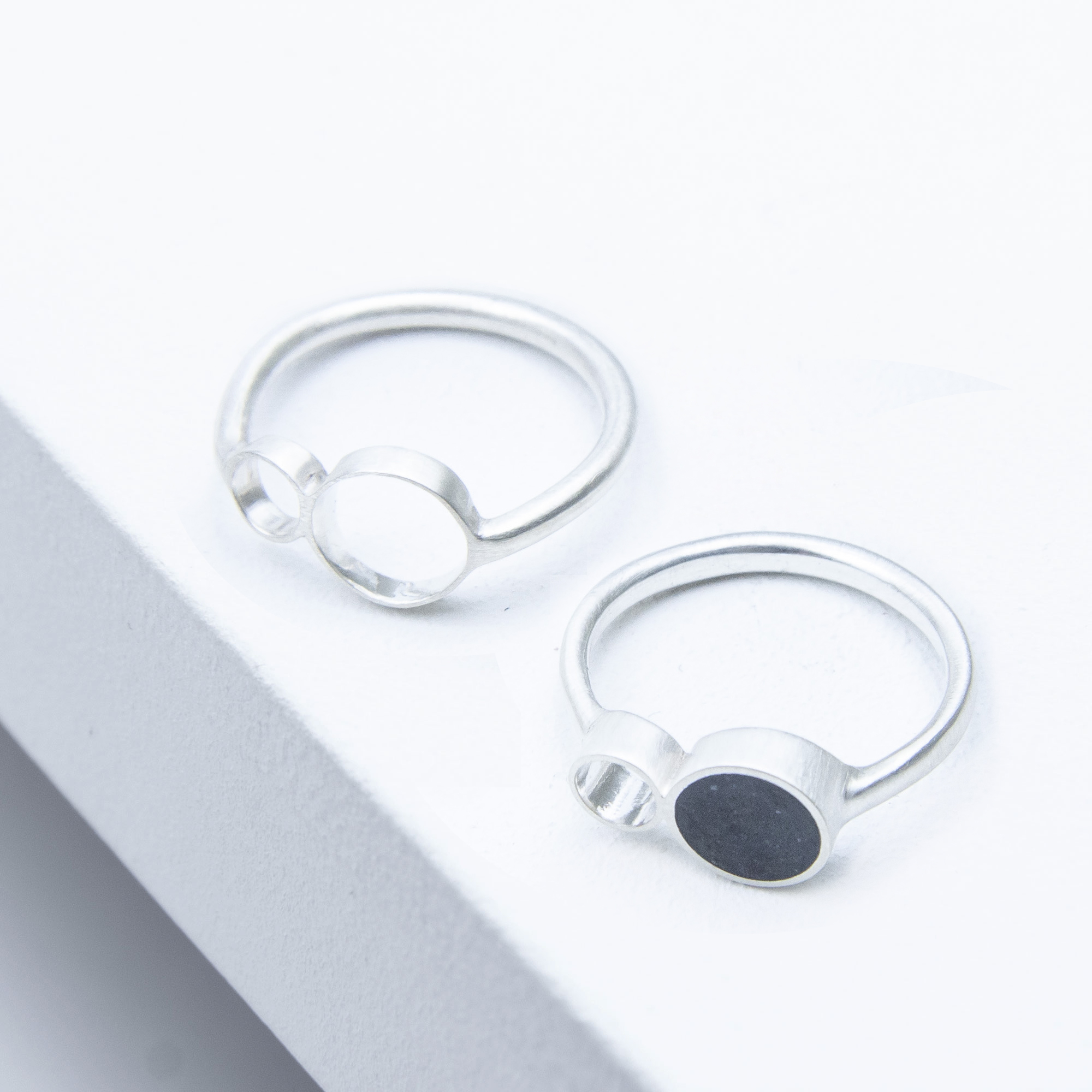 Alternative view of Ring Circles Silber | Betonschmuck | Handgefertigt