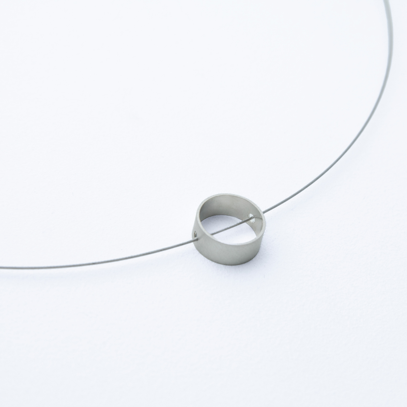 Silberschmuck von Studio 4L. Kollier Circle Silber.