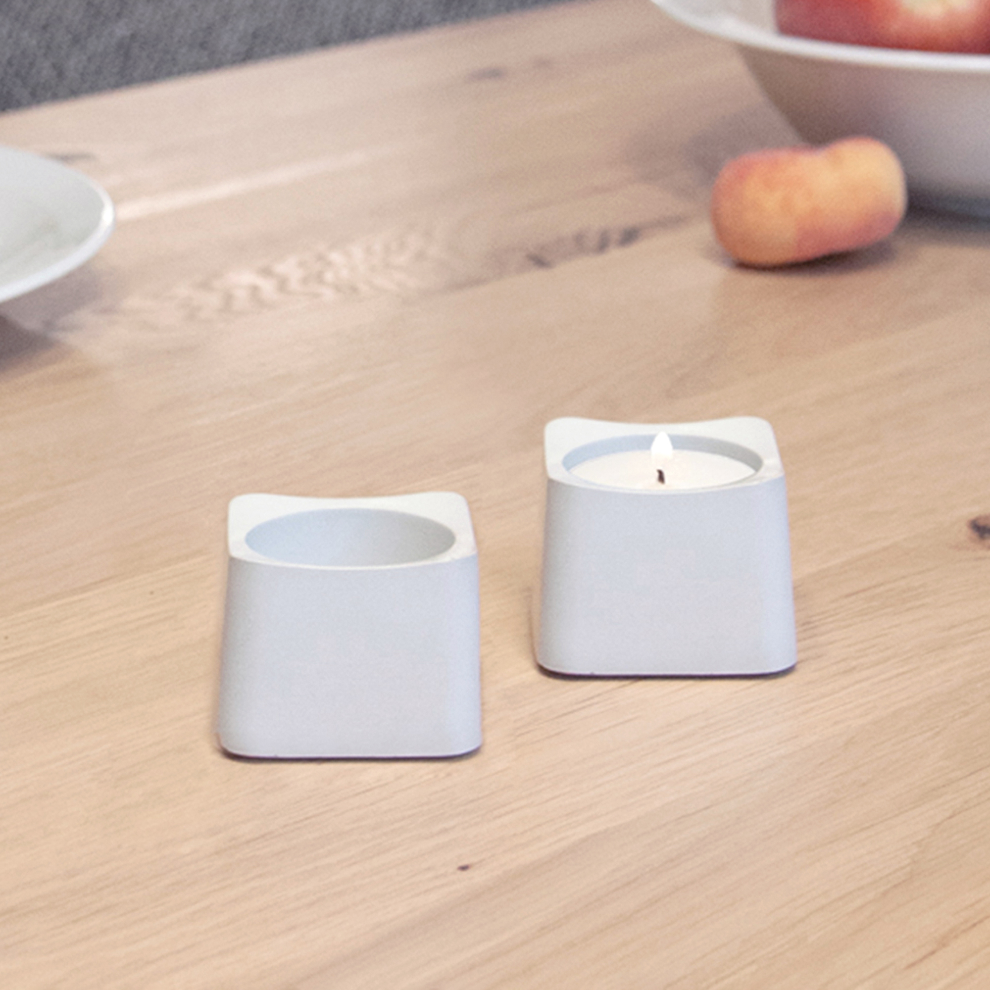 Teelicht Eddy E aus der Studio 4L Betonmanufaktur. Teelichthalter, Eierbecher oder kleines Pflanzgefäß.